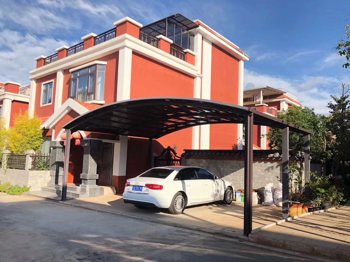 怎么加強鋁合金車棚的質量