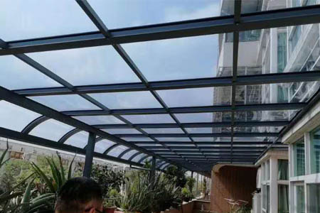 如何選購鋁合金雨棚？